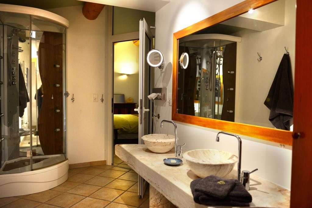 Bed and Breakfast Mas De Carabelle La Roque-Alric Habitación foto