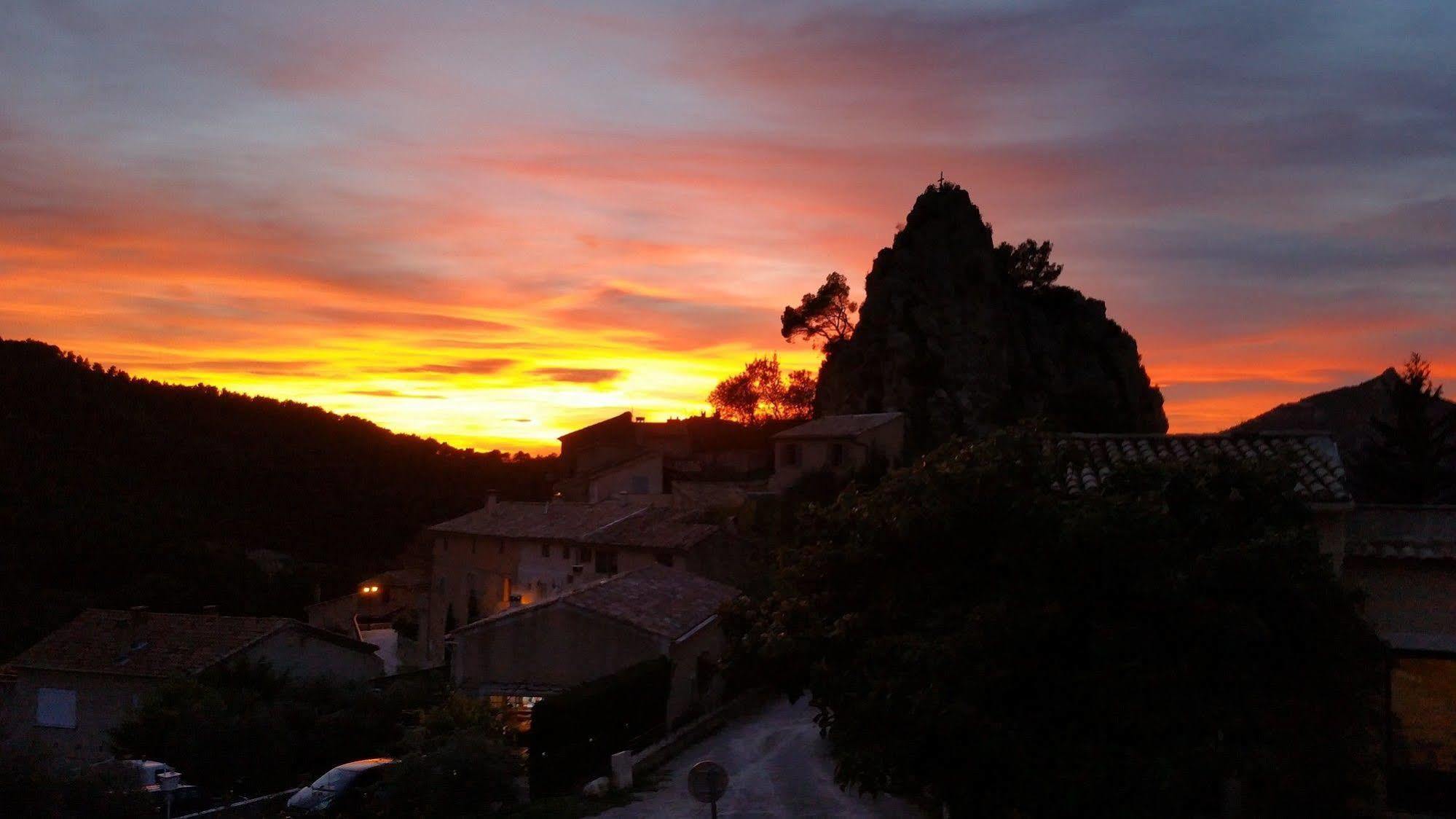 Bed and Breakfast Mas De Carabelle La Roque-Alric Exterior foto